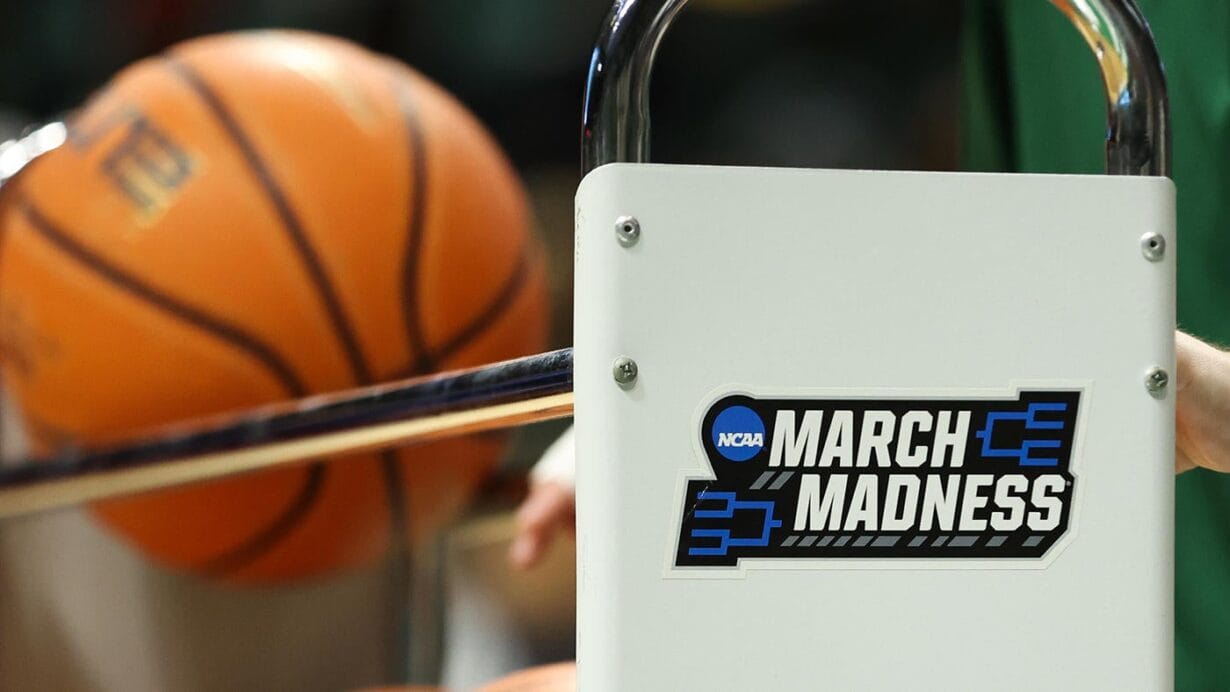 2024 Ncaa Tournament Bracket College Basketball Scores March Madness Tv Live Stream Schedule By Region 